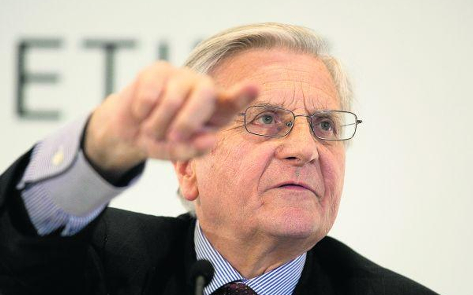 Jean-Claude Trichet, prezes EBC, twierdzi, że Europa przeżywa bardzo trudny okres, a rządy muszą pod