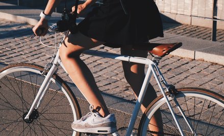 „Elektryki” to za mało. Dlaczego warto wybrać rower?