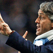 Człowiek w szaliku: Roberto Mancini zaczął pracę w Manchesterze City od zwycięstwa