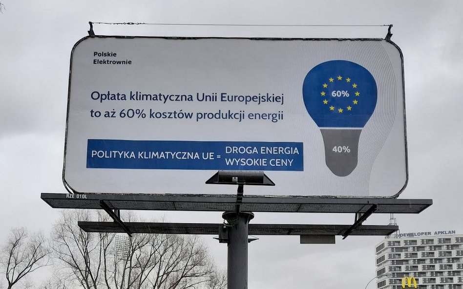 Nocna akcja działaczy Greenpeace. Przerobili "żarówkowy" billboard