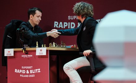 Radosław Wojtaszek w pierwszym meczu turnieju pokonał Magnusa Carlsena