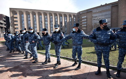 Armenia: Wojsko chce dokonać zamachu stanu? Premier ostrzega