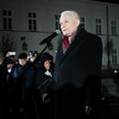 Prezes PiS Jarosław Kaczyński podczas wystąpienia przed pomnikiem Piłsudskiego.