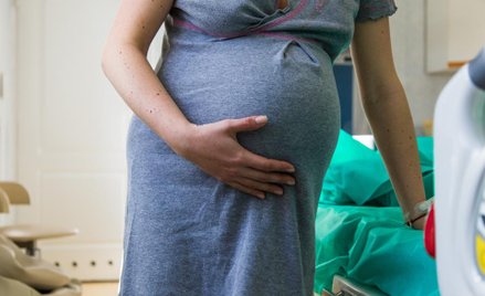 Prawa pacjentów: w czasie porodu 54,3% kobiet doświadczyło przemocy lub nadużyć