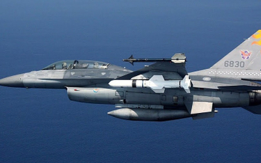 Tajwański F-16B Block 20 to jedna z maszyn dostarczonych jeszcze w latach 1997-2001. Fot./Siły Powie