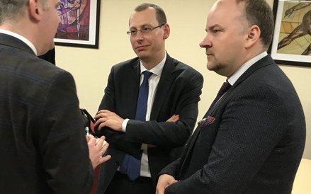 Andrzej Kindler (z prawej) został wybrany jednogłośnie na przewodniczącego Rady POT