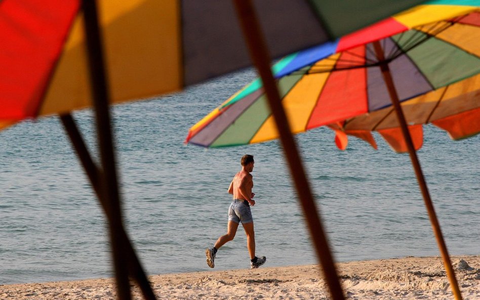Ferie z biurem podróży - ciepłe kraje, mniej all inclusive, więcej sportu i zwiedzania