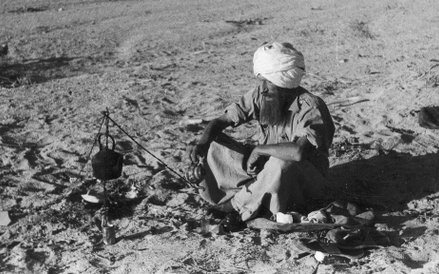 Sahara 1936r., Przerwa na herbatę podczas przeprawy przez pustynię