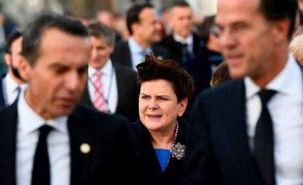 Wypowiedzi premier Beaty Szydło to przykład znanego z PRL dwójmyślenia