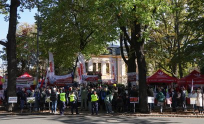 Protest przed Trybunałem Konstytucyjnym w Warszawie.