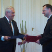 Prezydent Miloš Zeman przyjmuje rezygnację premiera Petra Necasa