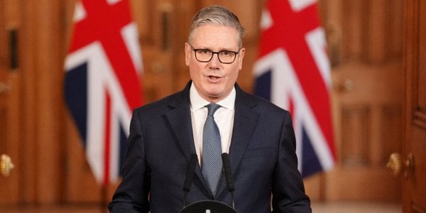 Keir Starmer zmienił zdanie ws. ataku na Iran? Nie wszystkim w jego rządzie się to podoba