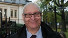 Prezes Trybunału Konstytucyjnego Bogdan Święczkowski podczas wypowiedzi dla mediów przed siedzibą Tr