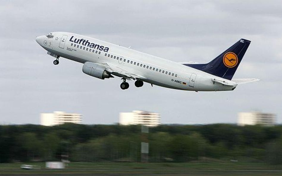 Lufthansa: odwołane niemal wszystkie poniedziałkowe rejsy