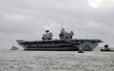 Lotniskowiec HMS Queen Elizabeth opuszcza bazę w Portsmouth by wziąć udział w operacji „Achillean” n