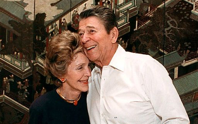 5 listopada 1994 r. były prezydent USA Ronald Reagan ogłosił, że jest jednym z miliona Amerykanów ci