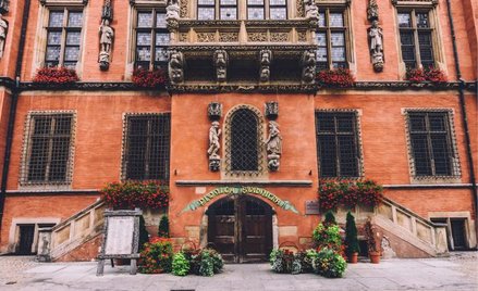 W Piwnicy Świdnickie – restauracji założonej 1273 r. - działał Dolnośląski Klub Jazzowy.