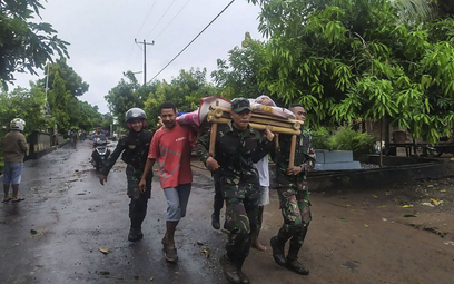 Cyklon uderzył w Indonezję i Timor. Wiele ofiar