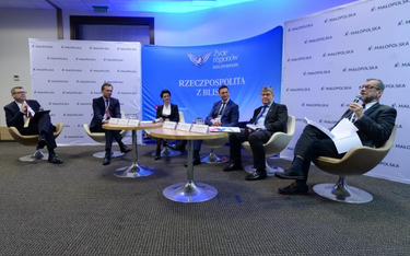 Uczestnicy debaty: Marcin Piasecki, redaktor dziennika „Rzeczpospolita”, Jacek Krupa, marszałek woje