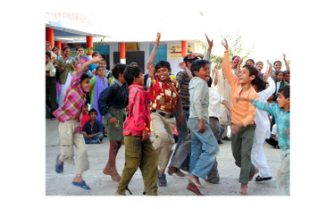 Indie: Władze ograniczają ciężar plecaków uczniów