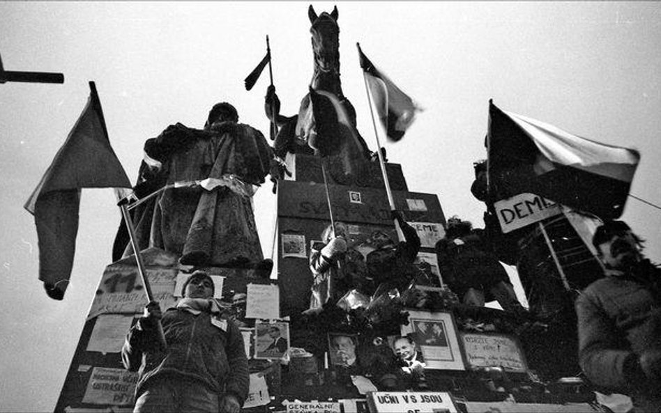 Pod pomnikiem św. Wacława każdy ma szanse zostać trybunem rewolucji