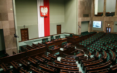 Zawieszenie posiedzenia Sejmu: posłowie dostaną pełne pensje