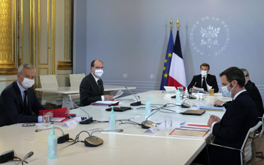 Koronawirus: Minister gospodarki Francji chce "uratować święta dla sprzedawców"