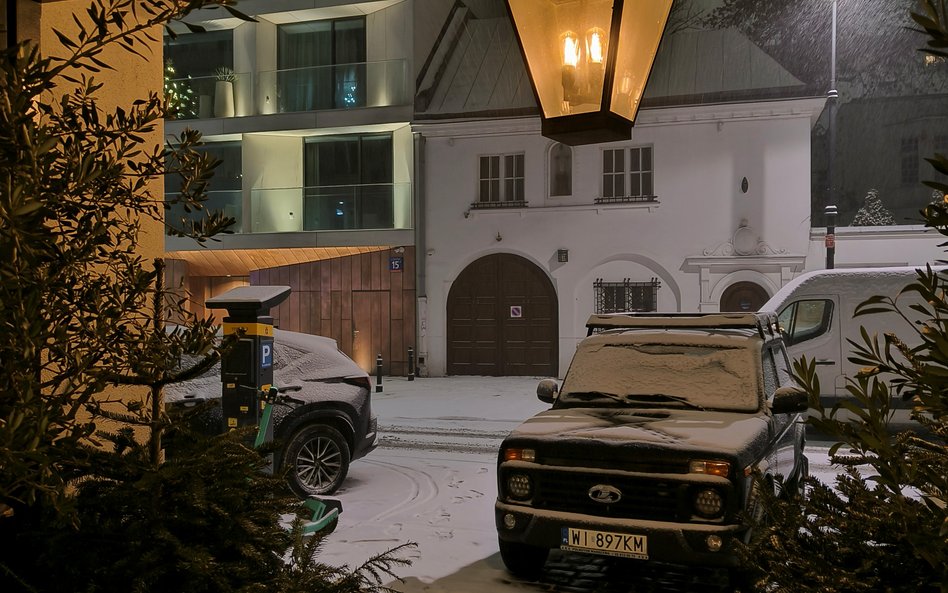 Emilii Plater na wysokości rezydencji ambasadora Królestwa Maroka