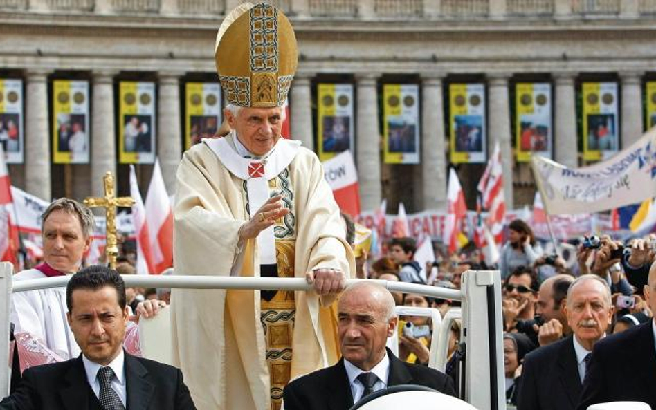 Papież Benedykt XVI dziękował Bogu w homilii „za osobiste doświadczenie współpracy z Janem Pawłem II