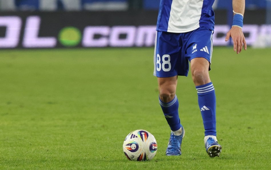 Afera w polskiej piłce. Grali u bukmachera, mieli obstawiać nawet mecze ze swoim udziałem