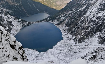 Tatrzański Park Narodowy ostrzega turystów: Nie wchodźcie na taflę Morskiego Oka