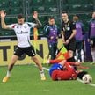 Legia Warszawa zremisowała u siebie z Rakowem 1:1 i uciekła ze strefy spadkowej.