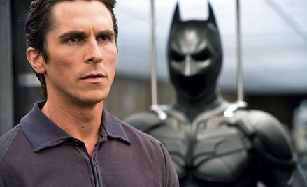 Superbohater odsunięty w cień