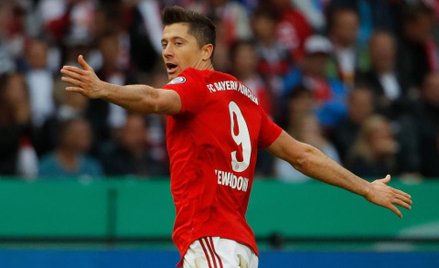 Lewandowski z Pucharem Niemiec, Kovac nie straci posady