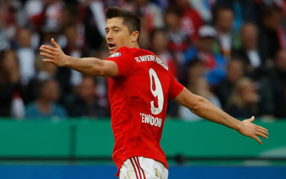 Lewandowski z Pucharem Niemiec, Kovac nie straci posady