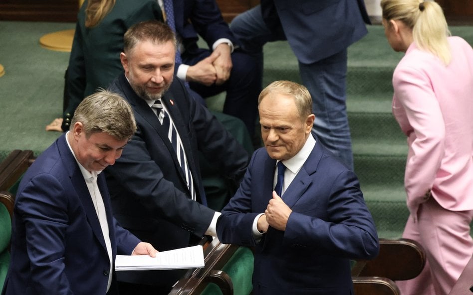 Jeśli Donald Tusk nie uporządkuje sytuacji w koalicji rządowej, zatopi ją Polska 2050