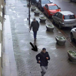 Warszawa: Metodą "na policjanta" ukradł 100 tys. zł. Policja prosi o pomoc