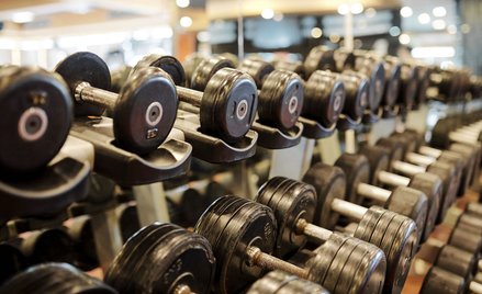 Rząd zamknął siłownie, służby trenują w konspiracji