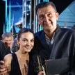 Nagrodzeni Złotymi Lwami za film „Przez ścianę” reżyser Maciej Sobieszczański oraz odtwórczyni roli 