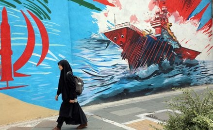 Mural w Tegeranie zachęcający do walki z USA