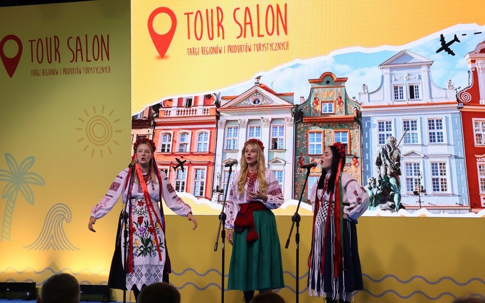 Zespół Kresovki z Hajnówki zachwycił odwiedzających targi Tour Salon w Poznaniu. Podlasie jest regio