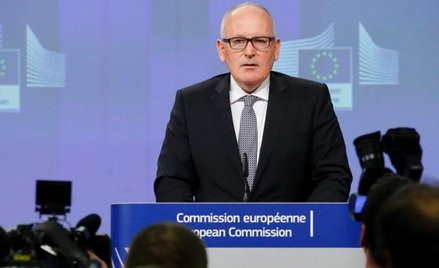 Zastępca szefa KE Frans Timmermans od początku parł do wdrożenia postępowania wobec Polski. Na środo