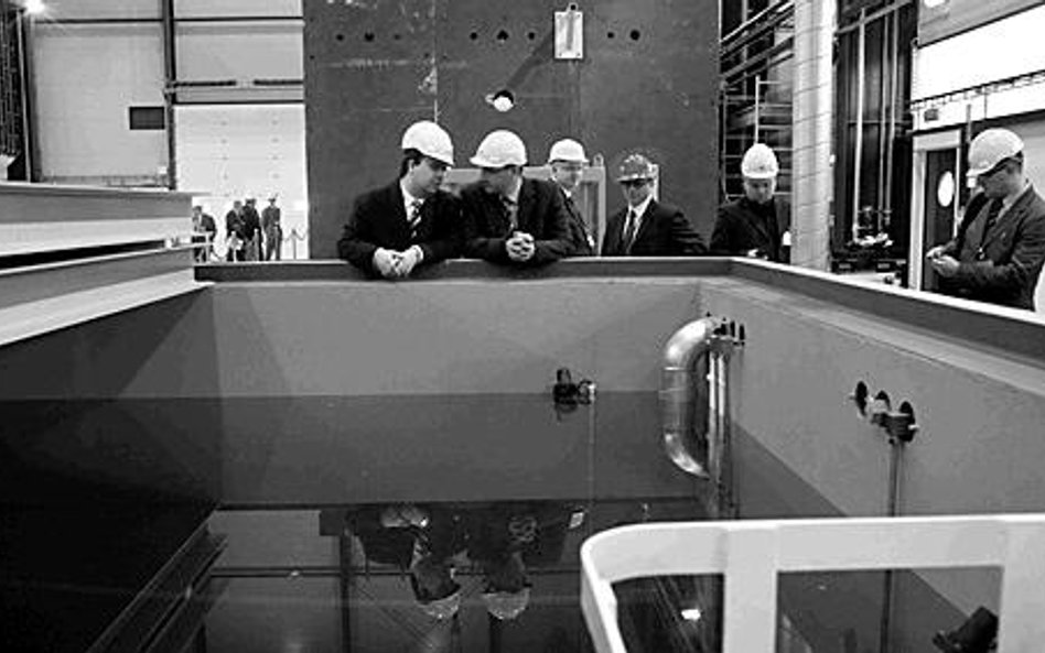 Inżynierowie w nowym laboratorium testowym GE Oil & Gas.