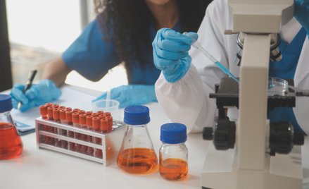Polska traci naukowców i technologie. Badacze domagają się radykalnych zmian