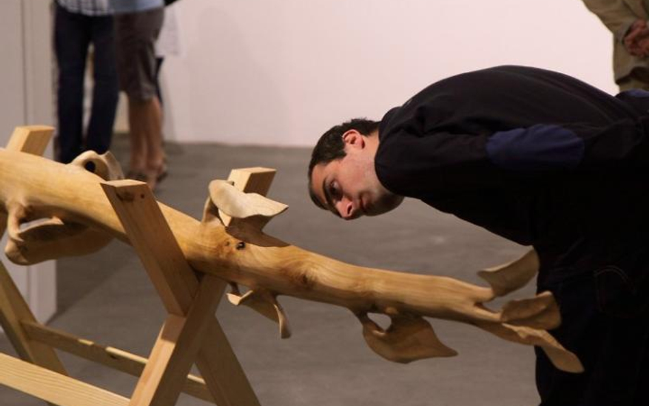 Kazimierz Raba, Zabawa w Drzewo, 2009, rzeźba, Galeria Bielska BWA, 8.07.2010, fot, K. Morcinek