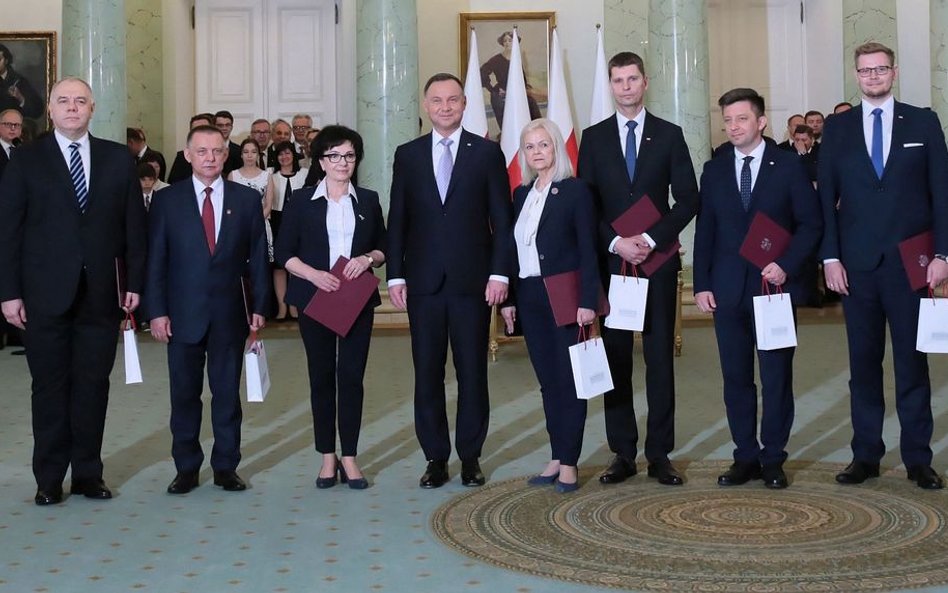 Wybory do Parlamentu Europejskiego wymusiły przetasowania w Sejmie, Senacie oraz w rządzie. Na zdjęc