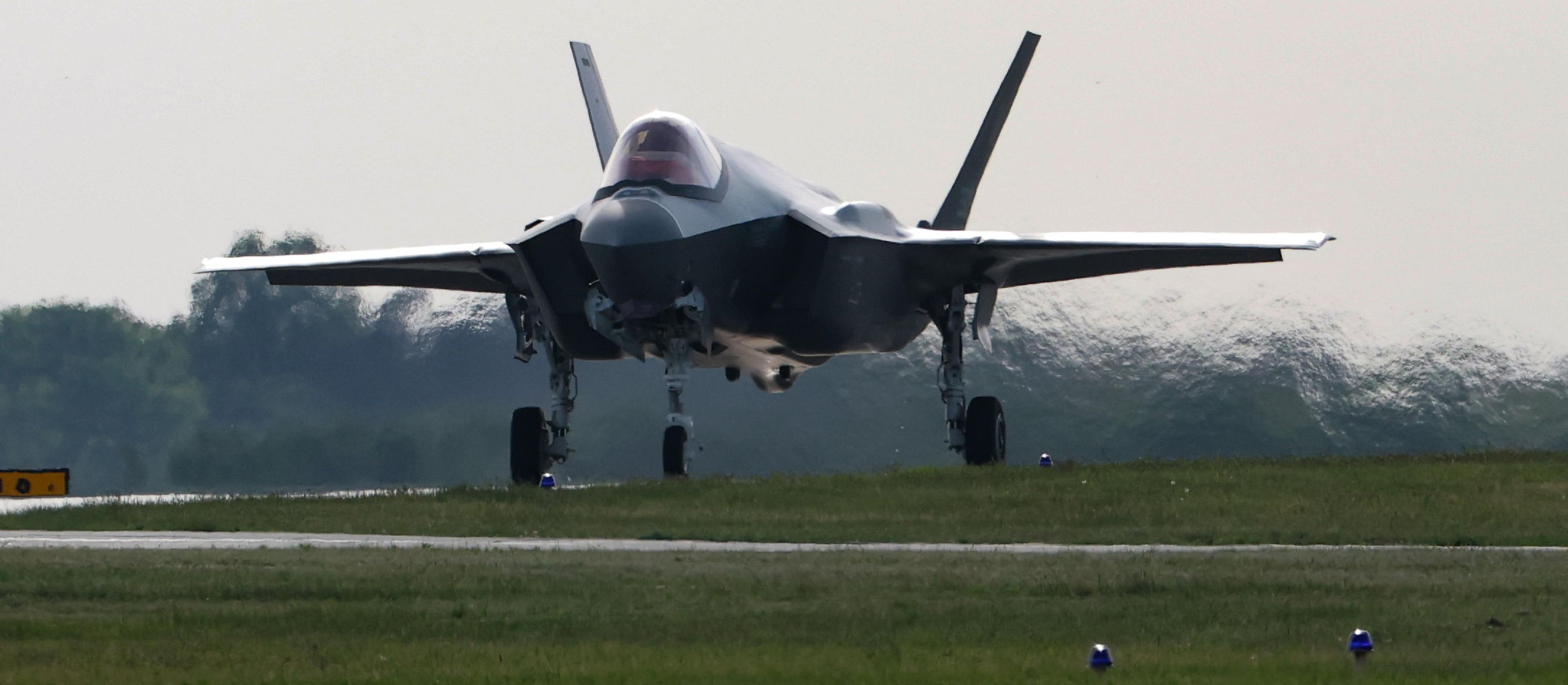 Nowy król europejskiego nieba przybywa. F-35 przelecą nad Polską