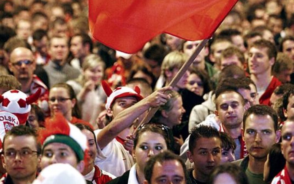 Złoty medal polskich siatkarzy dostarczył Polakom wielu radości. Ale ponad sukcesy sportowe cenimy t