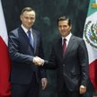 Polski prezydent Andrzej Duda (L) z prezydentem Meksyku Enrique Pena Nieto (P) w Pałacu Narodowym w 