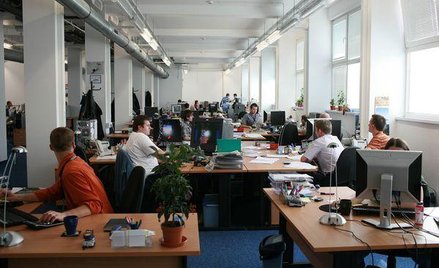 Osoby wykonujące zadania przy komputerze, muszą mieć legalne oprogramowanie i dodatkowe przerwy